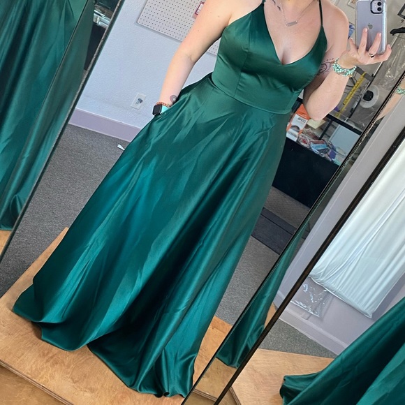Size 12 Juniper Bridesmaids dress. - Picture 4 of 4